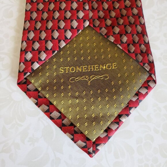 Vintage Stonehenge Mens Tie Geometric Red & Beige 100% Silk Necktie 60.5 inches - Picture 3 of 5